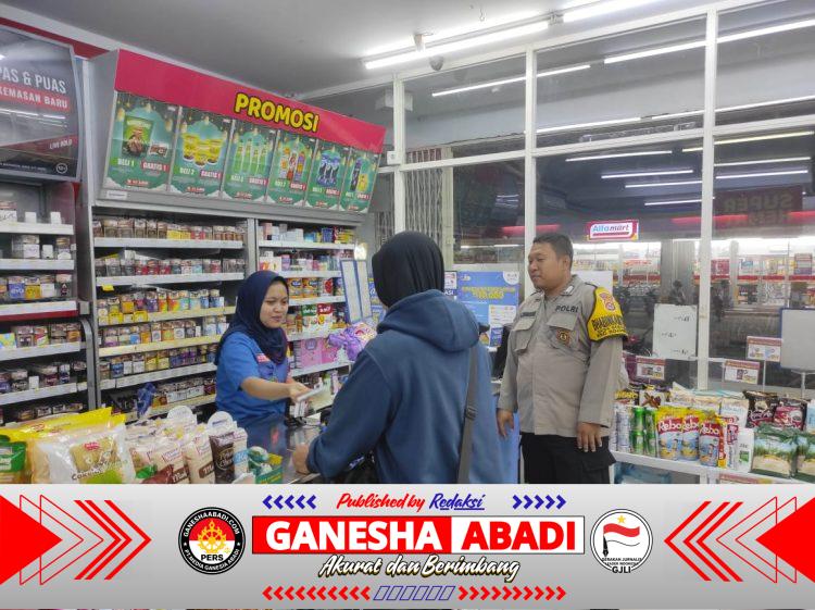 Gerebek Kamtibmas, Bripka Gheri Polsek Bojonegara Sambangi ke Karyawan Swalayan IndoMart