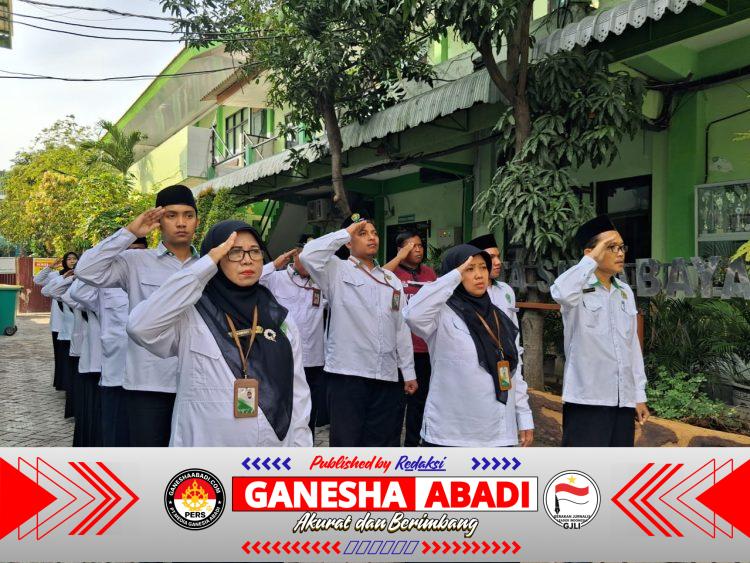 Upacara Bendera di MTsN 3 Surabaya Berlangsung Khidmat, Siswa Kelas IX Diharapkan Tampilkan Versi Terbaik