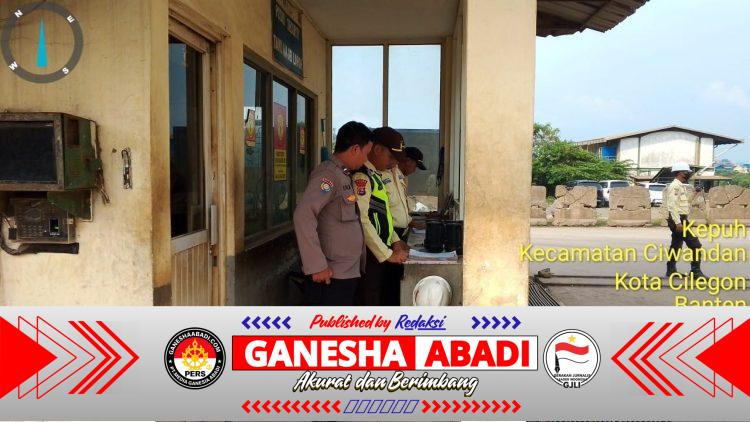 Personil Polsek Ciwandan Lakukan Giat Patroli Sambang Dialogis Dengan Security Keamanan Perusahaan.