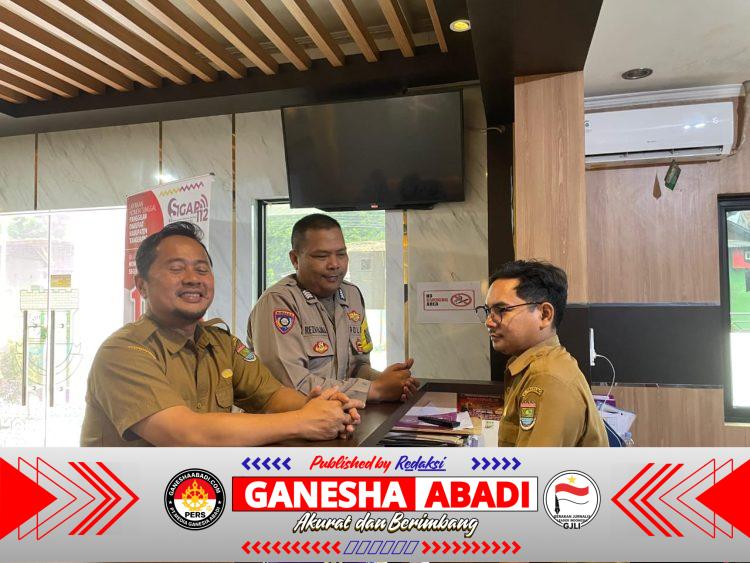 Bhabinkamtibmas Desa Bojong Polsek Cikupa Lakukan Sambang ke Kantor Desa, Ajak Jaga Kamtibmas