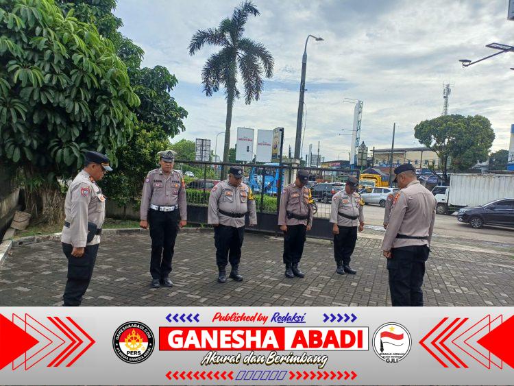 Polsek Cikupa Gelar Apel Pengamanan Aksi Unjuk Rasa Aliansi Buruh Banten Bersatu di Pospol Kedaton