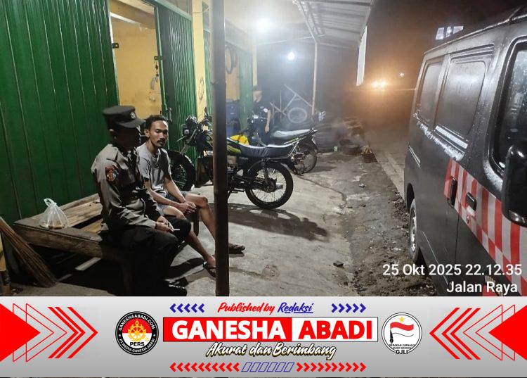 Personel Polsek Mancak Laksanakan Patroli Blue Light Antisipasi Gangguan Kamtibmas