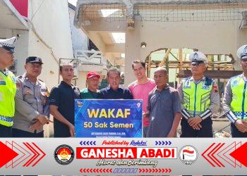 Satlantas Menunjukkan Kepeduliannya Terhadap Masyarakat Dengan Melaksanakan Kegiatan Bantuan Sosial
