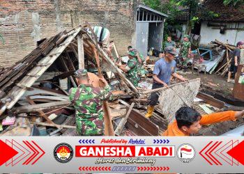 Heri Tak Sungkan Bantu Warganya dalam Pembangunan Talud Jalan Desa