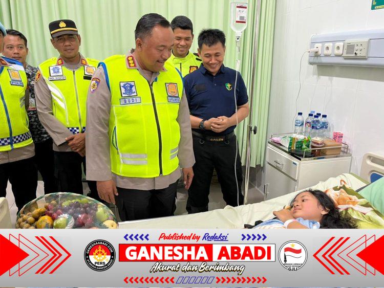 Kapolresta Cilacap Jenguk Korban Longsor di RSUD Majenang, Pastikan Penanganan Berjalan Optimal