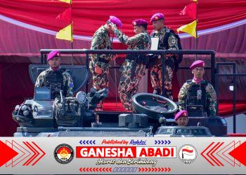 Panglima TNI Dikukuhkan sebagai Warga Kehormatan Pasukan Pendarat Korps Marinir
