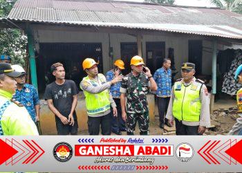 Kapolresta Dan Forkompimda Banyumas Tinjau Pengungsian Pastikan Penanganan Warga Terdampak Tanah Bergerak Di Sumpiuh