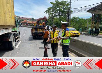 Cegah Fatalitas kecelakaan akibat kerusakan jalan, Polres Semarang laksanakan hal ini.