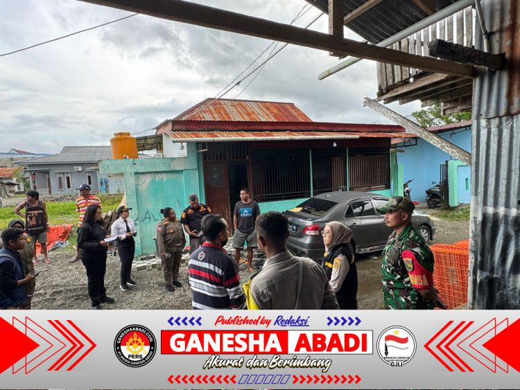 Tindaklanjuti Aduan Warga, Babinsa Koramil Timika Dampingi Tim Gabungan Lakukan Peninjauan Kandang Ayam