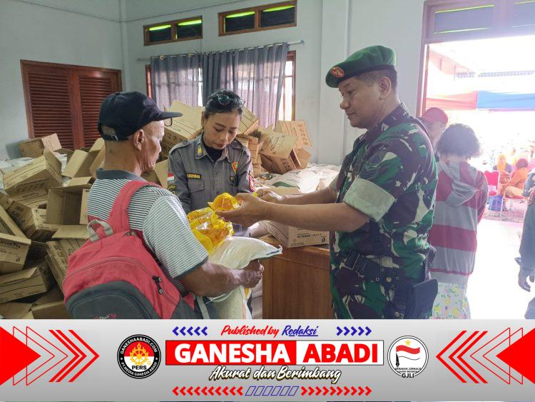 Biar Tepat Sasaran Babinsa Tipes Dampingi & Bantu Pendistribusian Beras dari Bulog