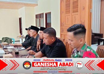 DPMD Banyuwangi Gelar Evaluasi Kinerja Pemerintah Desa Kampunganyar, Babinsa Kawal Jalannya Rapat