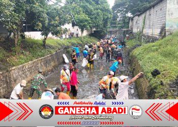 Kodim 0825 Banyuwangi Gelar Karya Bakti Bersihkan Sungai Pesanggaran