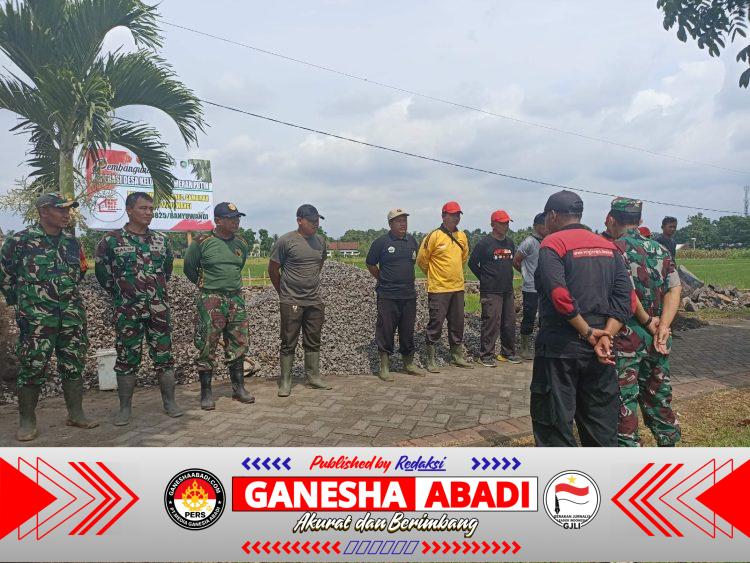 Danramil 0825/06 Gambiran Pimpin Karya Bakti Pembangunan Koperasi Desa Merah Putih