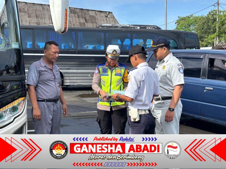 Polres Purbalingga Gelar Ramp Check dan Pemeriksaan Kesehatan Sopir di Terminal Bus