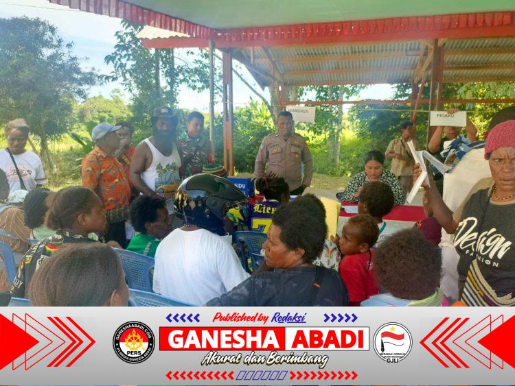 Yakinkan Berjalan Dengan Lancar, Babinsa Koramil Kuala Kencana Laksanakan Pendampingan Penyaluran BLTS Kesra TA 2025