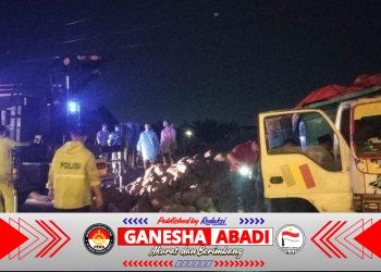 “Transformer” Sat Samapta bergerak, Truk Terguling di Tasikmadu Berhasil di Evakuasi Lalu Lintas Kembali Lancar