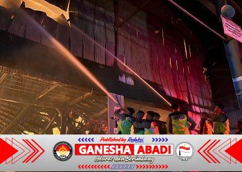 Respons Cepat Pamapta Polresta Pati! Kebakaran Besar PT Dua Kelinci Dideteksi Lewat Call Center 110, Ratusan Personel Dikerahkan