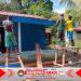 Babinsa Mapurujaya Gelar Komsos dan Bantu Warga Bangun Rumah di Kampung Hiripau