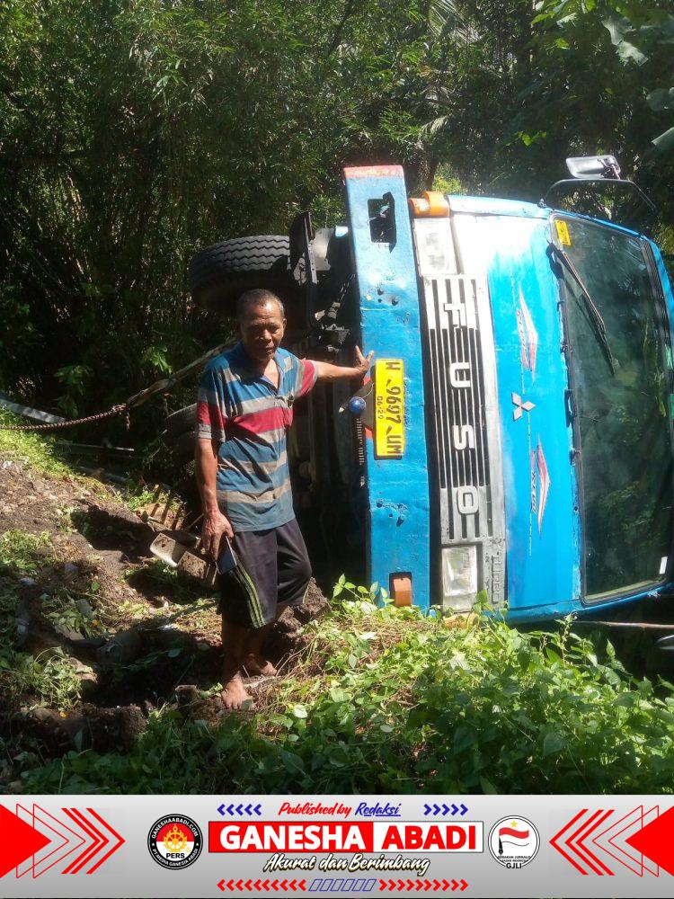Kecelakaan Truk Fuso di Jalur Denpasar–Gilimanuk, Antap Selemadeg: Muatan Berat Esbes Sebabkan Truk Mundur dan Terguling