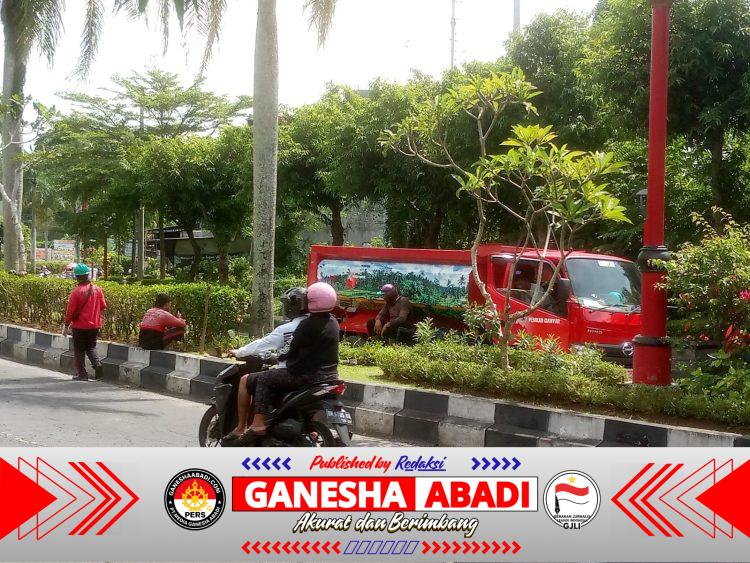 Pemkab Gianyar Intensifkan Penghijauan Kota, Jl. Dharma Giri Kini Makin Asri dan Indah