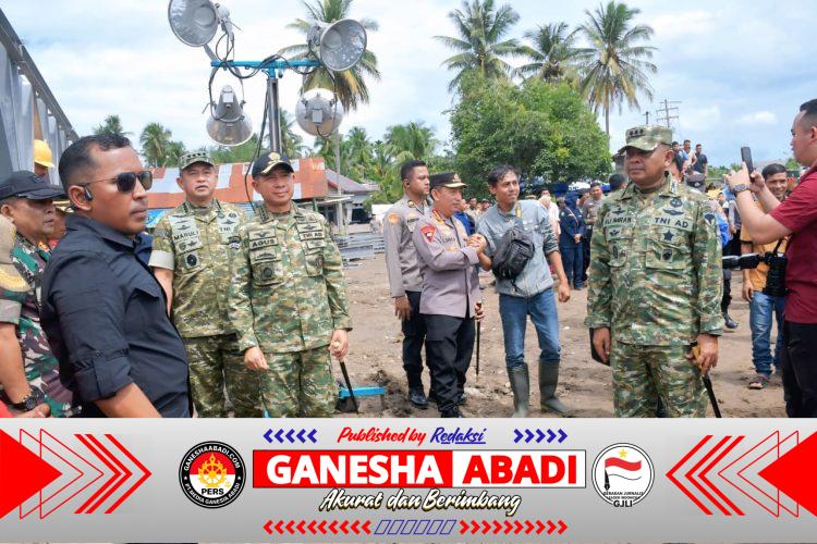 Presiden Prabowo Tinjau Percepatan Perbaikan Jembatan Teupin Mane dan Pengungsian Warga di Bireuen Didampingi Panglima TNI