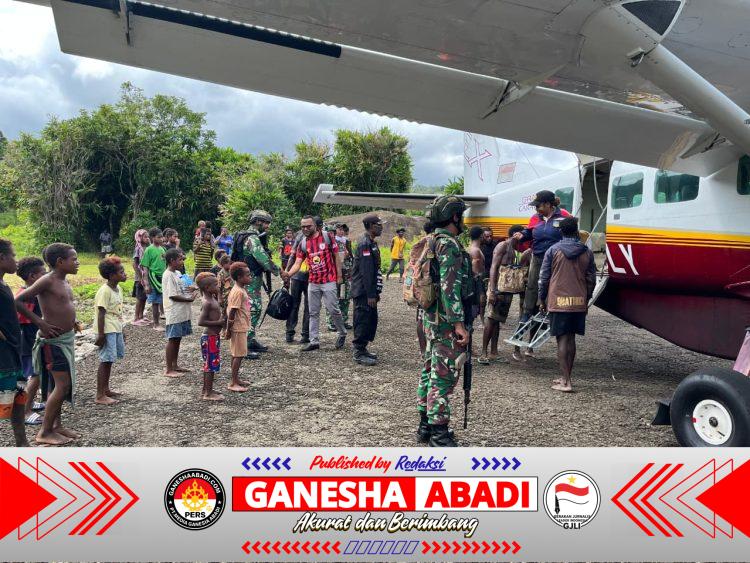 Babinsa Pos-Ramil 1714-07/Fawi Kawal Penyaluran BLT Dana Desa di Distrik Fawi Senilai Rp 4,3 Miliar