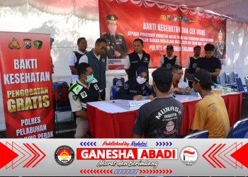 Polres Pelabuhan Tanjungperak Gelar Tes Urine dan Bakti Kesehatan Pengemudi Jelang Nataru 2025–2026