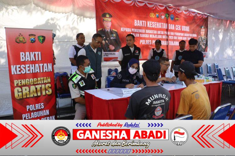 Polres Pelabuhan Tanjungperak Gelar Tes Urine dan Bakti Kesehatan Pengemudi Jelang Nataru 2025–2026