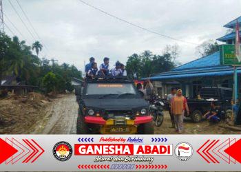 Polri Bantu Korban Bencana Sumbar: Pulihkan Jembatan, Akses Listrik hingga Air