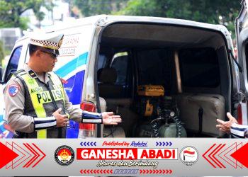 Polres Gresik Hadirkan Mobil “KELINGAN AMAN”, Bengkel Keliling Gratis Selama Operasi Lilin Semeru 2025
