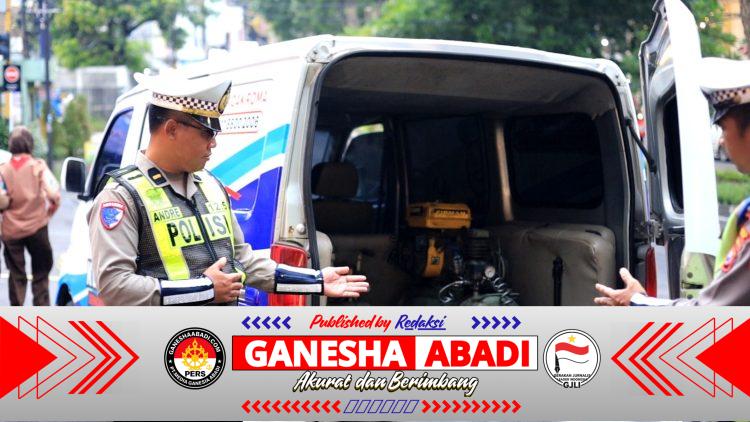 Polres Gresik Hadirkan Mobil “KELINGAN AMAN”, Bengkel Keliling Gratis Selama Operasi Lilin Semeru 2025