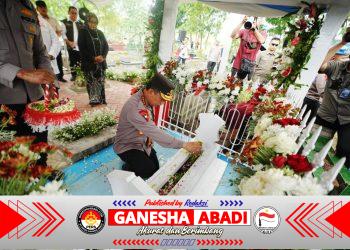 Kapolri Ziarah ke Makam Marsinah di Nganjuk, Groundbreaking Museum Pahlawan Nasional Buruh Pertama Pasca Kemerdekaan