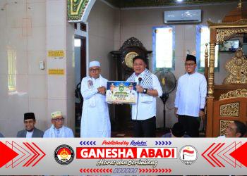 Gubernur Herman Deru Safari Jumat di Masjid Anniyaturohimin Lubuklinggau, Serahkan Bantuan Pembangunan