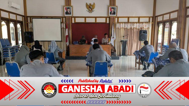Babinsa Jayengan Bersama Bhabinkamtibmas dan Plt Lurah Laksanakan Seleksi Rekrutmen Linmas 2026