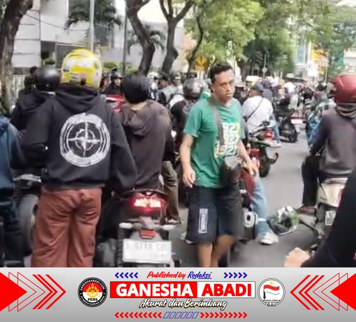 Ratusan Arek Suroboyo Geruduk Kantor Ormas Madas, Protes Dugaan Pengusiran Paksa Nenek 80 Tahun di Surabaya