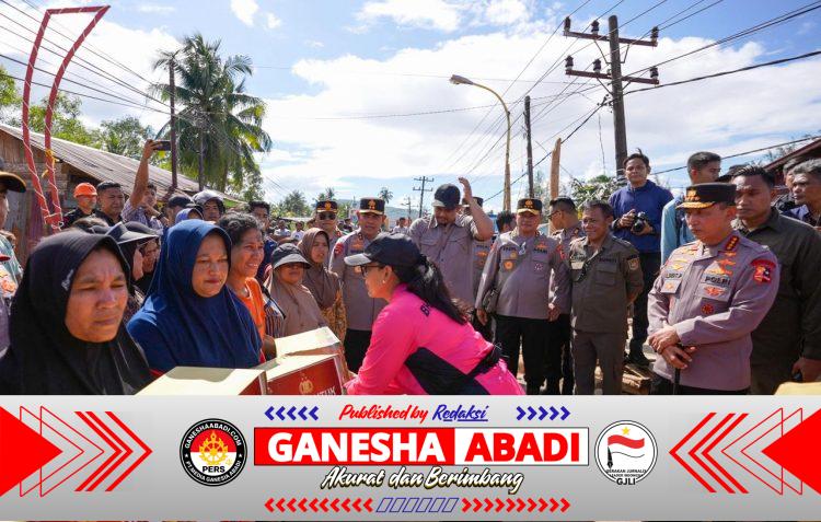 Ketum Bhayangkari Beri Bantuan hingga Hibur Anak-anak Korban Bencana di Tapanuli Tengah
