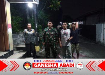 Sertu Rochani Patroli Malam Bersama Linmas Susuri Pos-pos Ronda