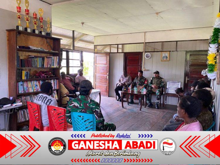 Babinsa Koramil Agimuga dan Kapolsek Perkuat Sinergi Lewat Komsos dengan Tokoh Masyarakat