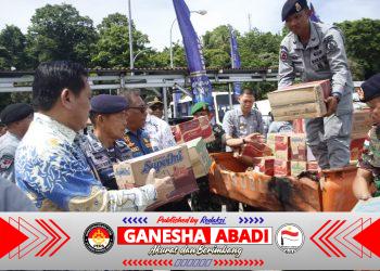 Bakamla RI Kerahkan KN Singa Laut-402 Salurkan Bantuan Banjir ke Siau