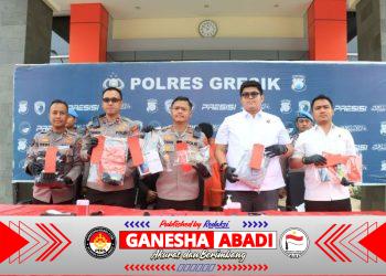 Polres Gresik Ungkap Aksi Brutal Gangster, Tiga Tersangka Ditangkap, Lima Masih DPO