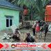 Brimob Polda Sumut Bersama Warga Bangun MCK Pascabanjir di Tapanuli Selatan