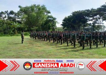 Babinsa Koramil 15/Gemolong Latih PBB Siswa SMK Sakti, Tanamkan Disiplin dan Jiwa Nasionalisme