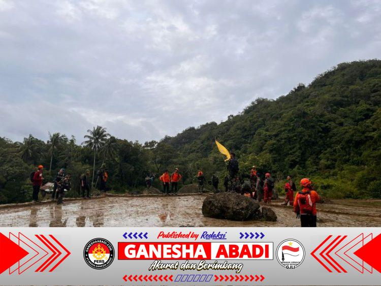 Prajurit Lanud Sultan Hasanuddin Terobos Medan Terjal Evakuasi Korban Jatuhnya Pesawat ATR 42-500