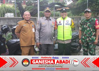 Babinsa dan Bhabinkamtibmas Serengan Galakkan Minat Baca Siswa SD di Perpustakaan Kampung