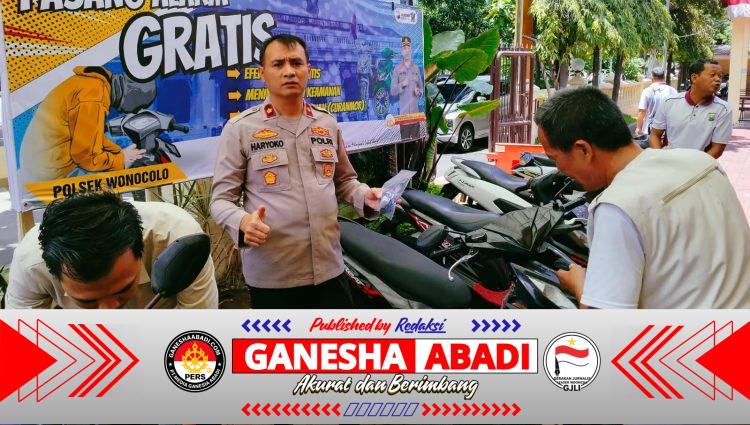 Pasang Alarm Gratis di Polsek Wonocolo Sepuluh Pendaftar Pertama Diberi Bonus Buah Durian