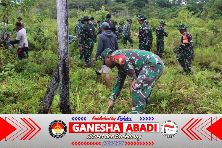 TNI–Polri dan Warga Dekai Gotong Royong Bersihkan Pekuburan Umum Km 6
