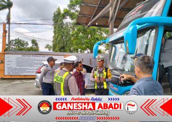 Untuk Keselamatan, Polres Lamongan Ramp Check Bus Pariwisata Jelang Harlah NU
