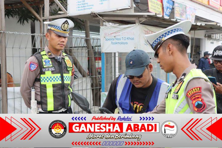 Polisi Datang, Pemotor Lawan Arus di Kendal Kocar-Kacir Hingga Sembunyi ke Minimarket