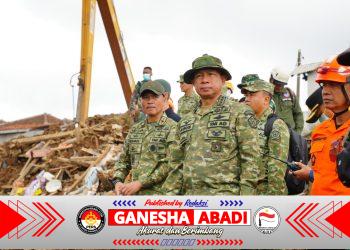 Panglima TNI Tinjau Lokasi Longsor Cisarua