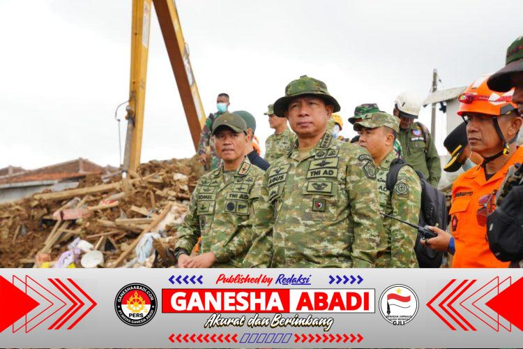 Panglima TNI Tinjau Lokasi Longsor Cisarua